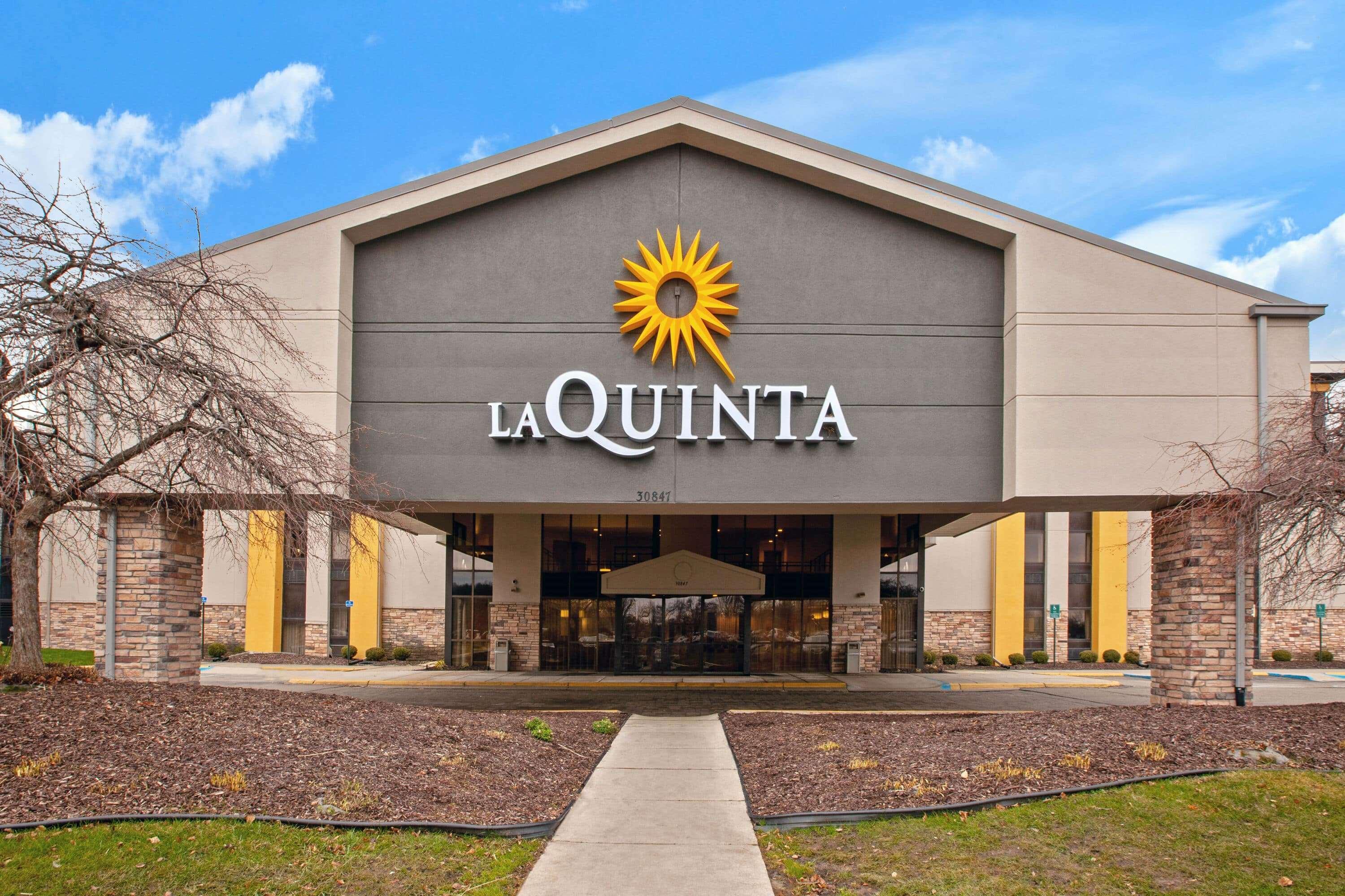 La Quinta Inn & Suites By Wyndham Detroit Metro Airport Romulus Eksteriør billede
